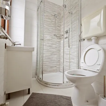 Xixi ホームステイ メストレ